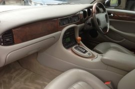 Jaguar XJ XJ8 3.2