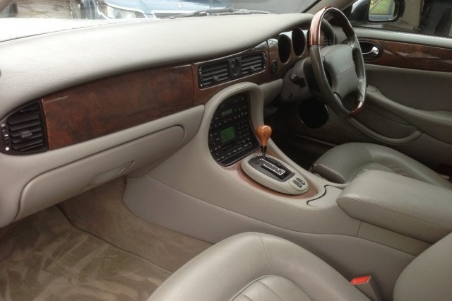 Jaguar XJ XJ8 3.2