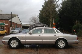 Jaguar XJ XJ8 3.2