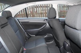 Toyota AVENSIS 4-DR 1.8 VVT-i
