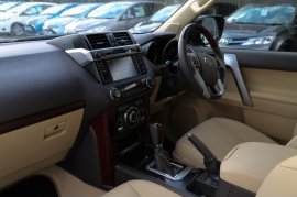 Toyota LAND CRUISER 5-DR 2.8 D-4D