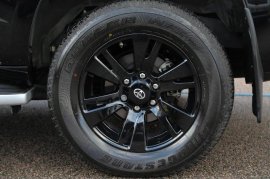 Toyota LAND CRUISER 5-DR 2.8 D-4D