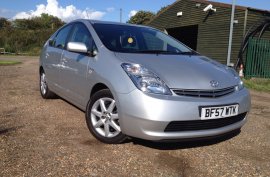 Toyota Prius 1.5 Hybrid T3
