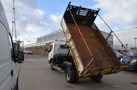 Mitsubishi Canter 3.0 75 DAY 7C15 2d 144 BHP TIPPE