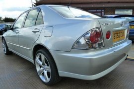 Lexus IS 200 2.0