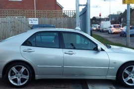 Lexus IS 200 2.0