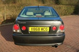 Lexus IS 200 2.0