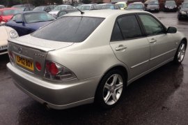 Lexus IS 200 2.0