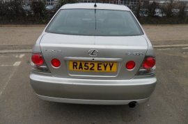 Lexus IS 200 2.0