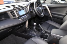 Toyota RAV4 5-DR 2.2 D-4D