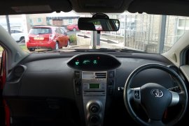 Toyota Yaris 1.3 VVT-i TR
