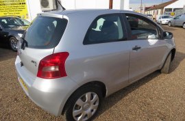 Toyota Yaris 1.0 VVT-i T2