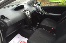 Toyota Yaris 1.0 VVT-i T2