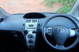 Toyota Yaris 1.3 VVT-i TR
