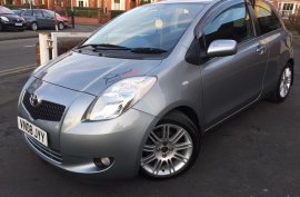 Toyota Yaris 1.3 VVT-i SR