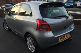 Toyota Yaris 1.3 VVT-i SR