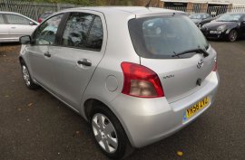 Toyota Yaris 1.0 VVT-i T2