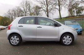 Toyota Yaris 1.0 VVT-i T2