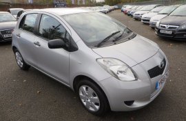 Toyota Yaris 1.0 VVT-i T2