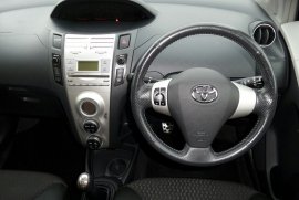 Toyota Yaris 1.8 VVT-i SR