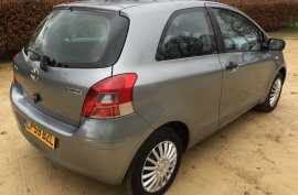 Toyota Yaris 1.0 VVT-i T2