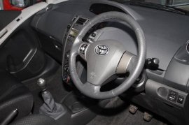 Toyota YARIS 5-DR 1.33 VVT-i TR