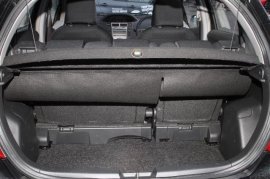 Toyota YARIS 5-DR 1.33 VVT-i TR