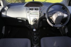 Toyota YARIS 5-DR 1.33 VVT-i TR