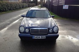 Mercedes-Benz E Class E320  3.2