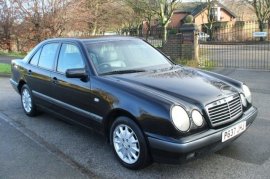 Mercedes-Benz E Class E200 Classic 4dr Auto 2.0