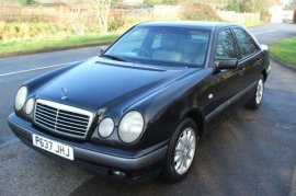 Mercedes-Benz E Class E200 Classic 4dr Auto 2.0