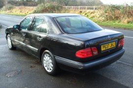 Mercedes-Benz E Class E200 Classic 4dr Auto 2.0