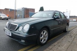 Mercedes-Benz E Class E200 Classic 4dr Auto 2.6