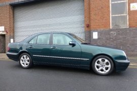 Mercedes-Benz E Class E200 Classic 4dr Auto 2.6