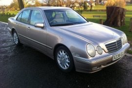 Mercedes-Benz E Class E200 Classic 4dr Auto 2.6