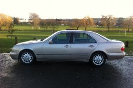 Mercedes-Benz E Class E200 Classic 4dr Auto 2.6