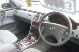 Mercedes-Benz E Class E200 Classic 4dr Auto 2.6