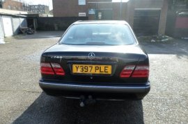 Mercedes-Benz E Class E200 Classic 4dr Auto 2.6