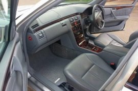 Mercedes-Benz E Class E240 Elegance 4dr Tip Auto [