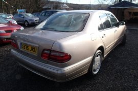 Mercedes-Benz E Class E240 Classic 4dr Tip Auto [2