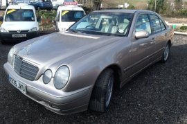 Mercedes-Benz E Class E240 Classic 4dr Tip Auto [2