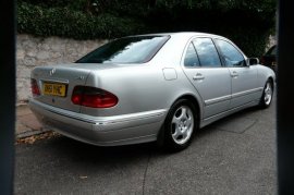 Mercedes-Benz E Class E320 CDi Avantgarde 4dr Tip 