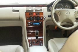 Mercedes-Benz E Class E240  Tip Auto [2.6]