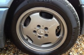 Mercedes-Benz SL Class 500 5.0