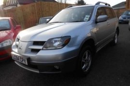 Mitsubishi Outlander   SE 2.4