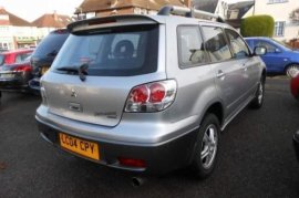 Mitsubishi Outlander   SE 2.4