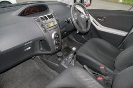 Toyota YARIS 5-DR 1.33 VVT-i TR