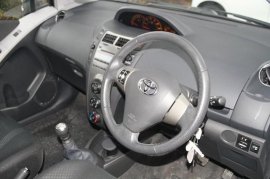 Toyota YARIS 5-DR 1.33 VVT-i TR