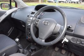 Toyota YARIS 5-DR 1.33 VVT-i TR