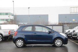 Toyota YARIS 3-DR 1.3 VVT-i T3 3dr